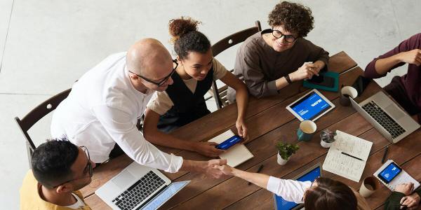 femmes hommes travail 032021