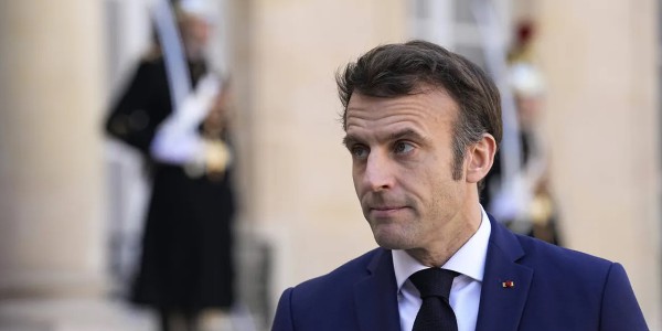 emmanuel macron 032022